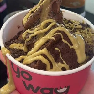 گلاسه یوگورتی دوبی چاکلت 